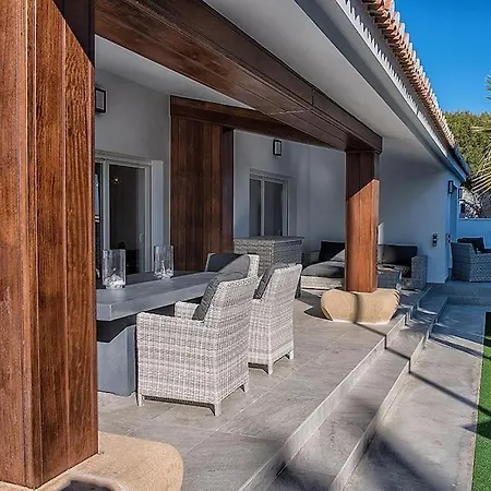 Villa The House